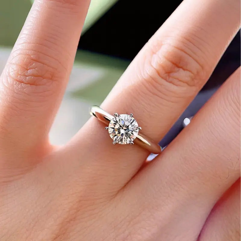 Anel Solitário Elen com Pedra Moissanite