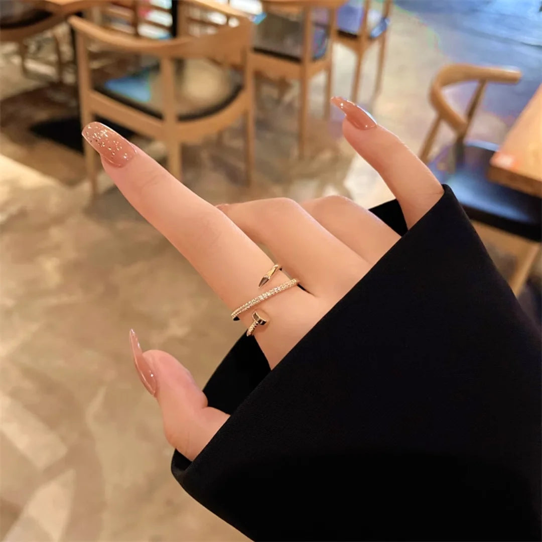 Anel Nail Style em Ouro 18K com Diamantes Naturais