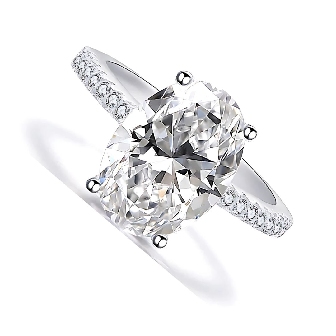 Anel Solitário com Moissanite Oval e aro Cravejado