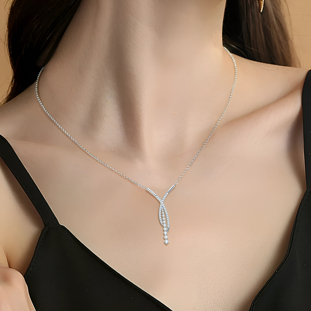 Colar Madalena Cravejado com Moissanite