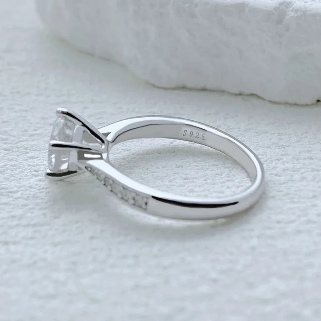 Anel Solitário New Love com Moissanite Central 1Ct
