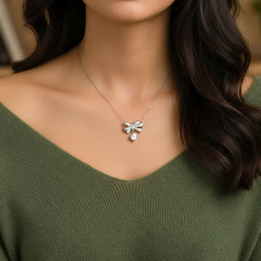 Colar Laços Banhado a Ródio Branco e Moissanite 2Ct