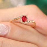 Anel Rubra em Ouro 18K com Rubi e Diamante