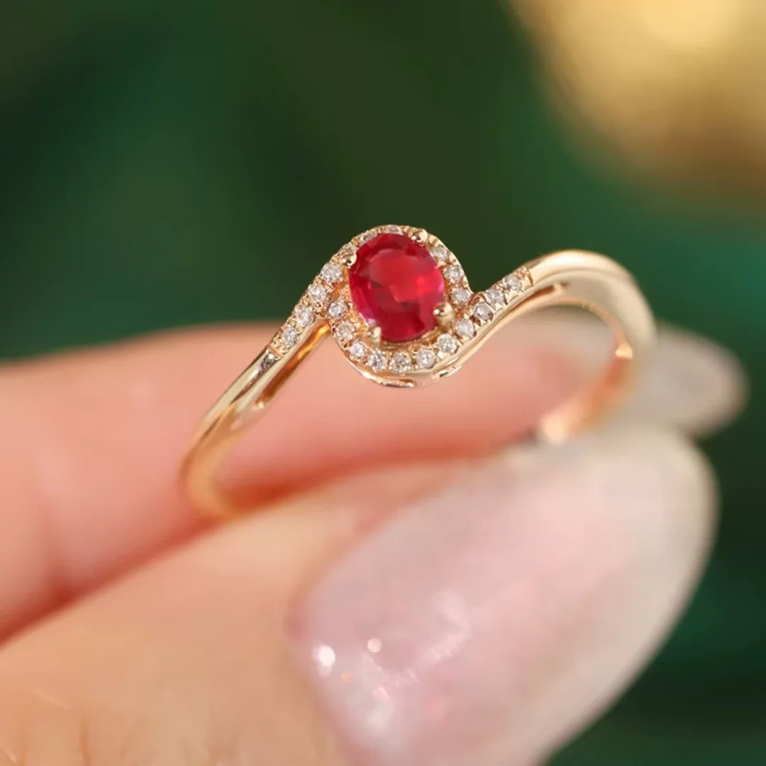 Anel Rubra em Ouro 18K com Rubi e Diamante