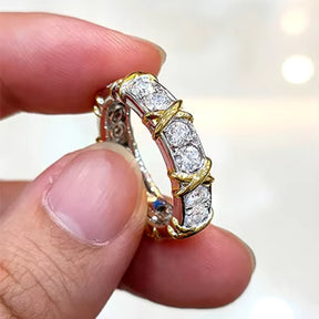 Anel Dezesseis Pedras Moissanite Banhado a Ródio Branco