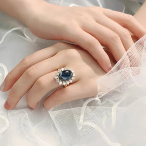 Anel Lady Di em Ouro 18K com Moissanite Azul 8Ct