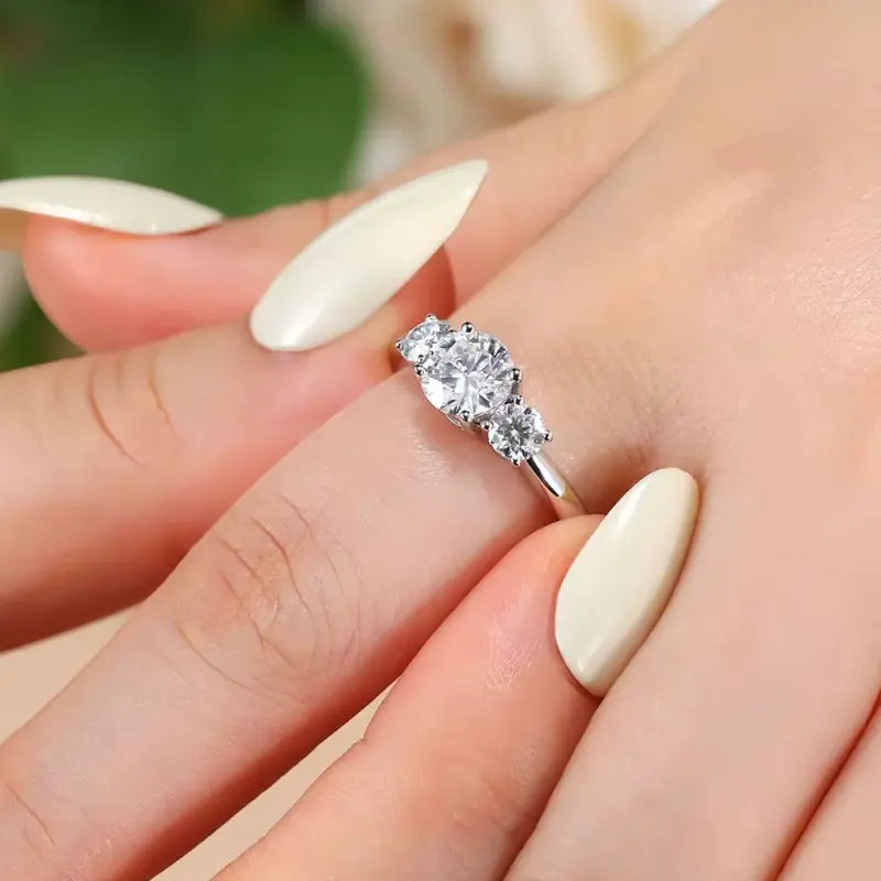 Anel de Noivadao Aurel Três Moissanites Deluxe