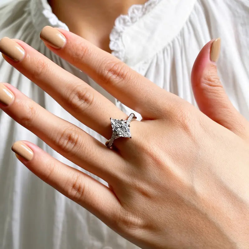 Anel Lorienne Moissanite Marquise Deluxe 2CT