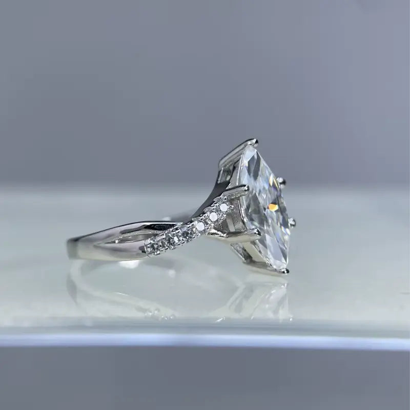 Anel Lorienne Moissanite Marquise Deluxe 2CT