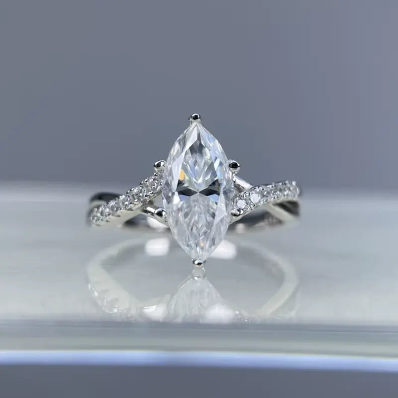 Anel Lorienne Moissanite Marquise Deluxe 2CT