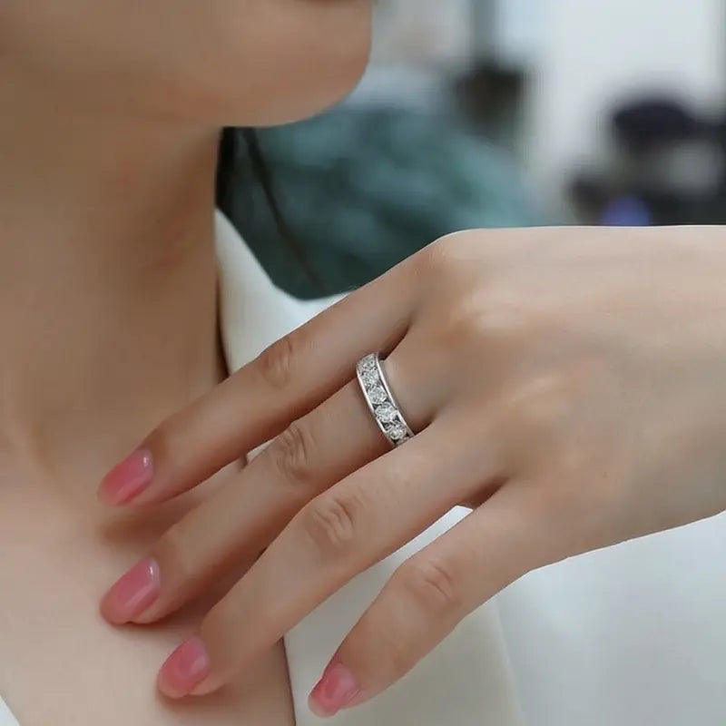Anel Essence Cravejado Moissanite Deluxe