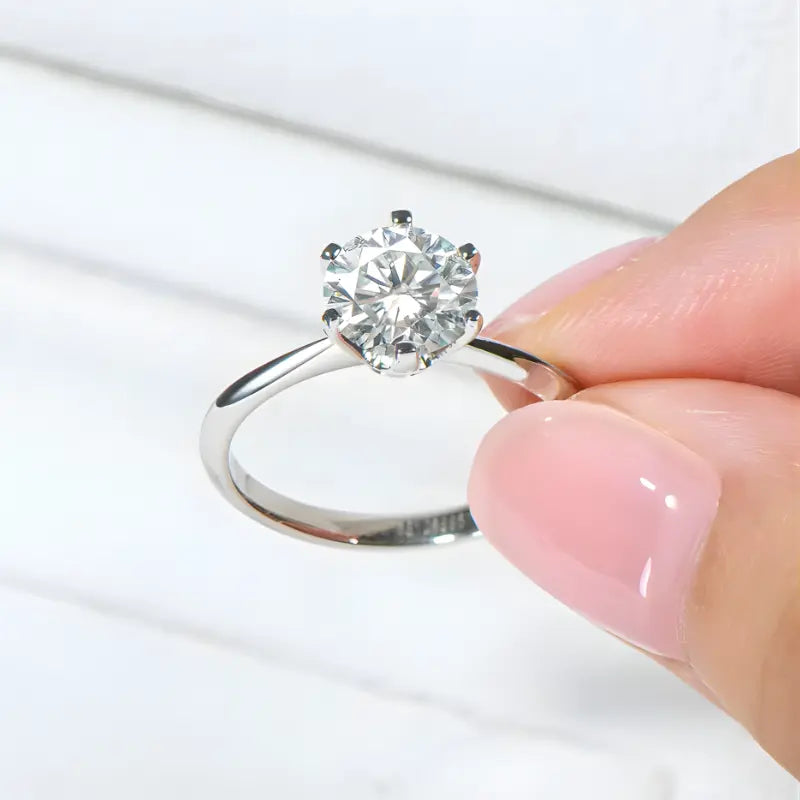 Anel Solitário Elen Moissanite Deluxe