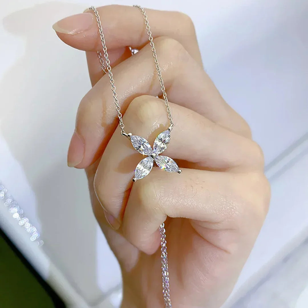 Colar Flor Estrela com Moissanite
