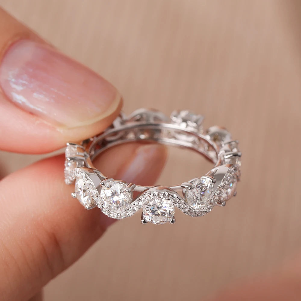 Anel Curved Cravejado com Moissanite e Zircônia