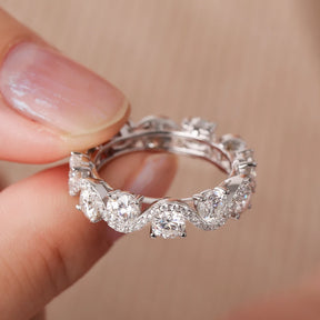 Anel Curved Cravejado com Moissanite e Zircônia