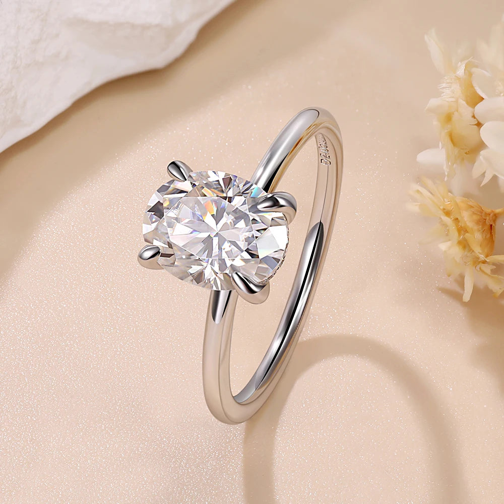 Anel Solitário em Prata 925 com Moissanite Oval