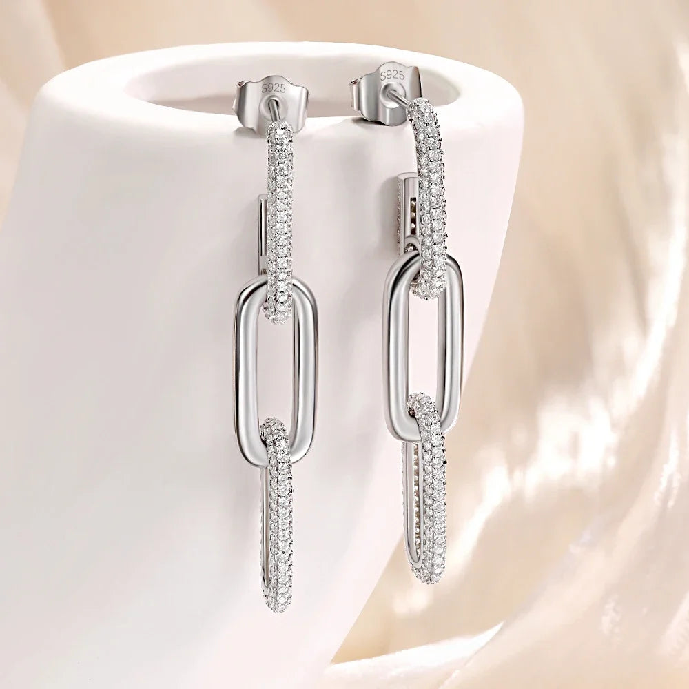 Brinco Calyra Cravejado com Moissanite