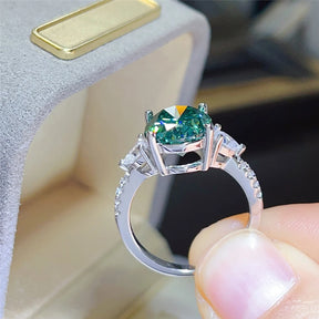 Anel Mirtys com Moissanite Verde Oval 5CT