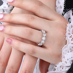 Anel Curved Cravejado com Moissanite e Zircônia