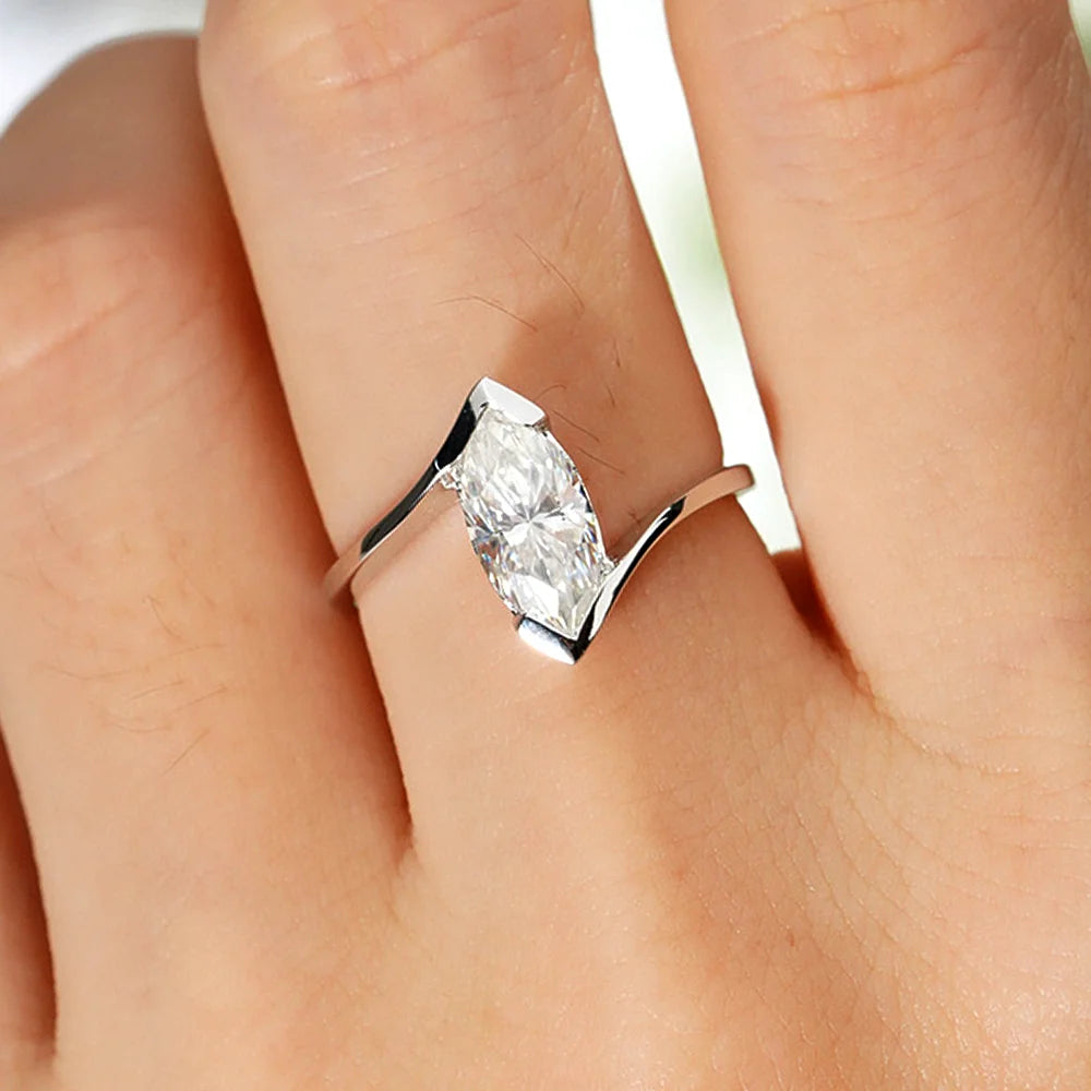 Anel Solitário Moissanite Deluxe Marquise Cut 1CT