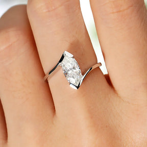 Anel Solitário Moissanite Deluxe Marquise Cut 1CT