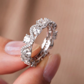 Anel Curved Cravejado com Moissanite e Zircônia