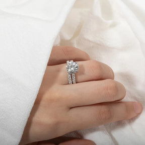 Anel Solitário La Belle Moissanite com Aliança Aparador